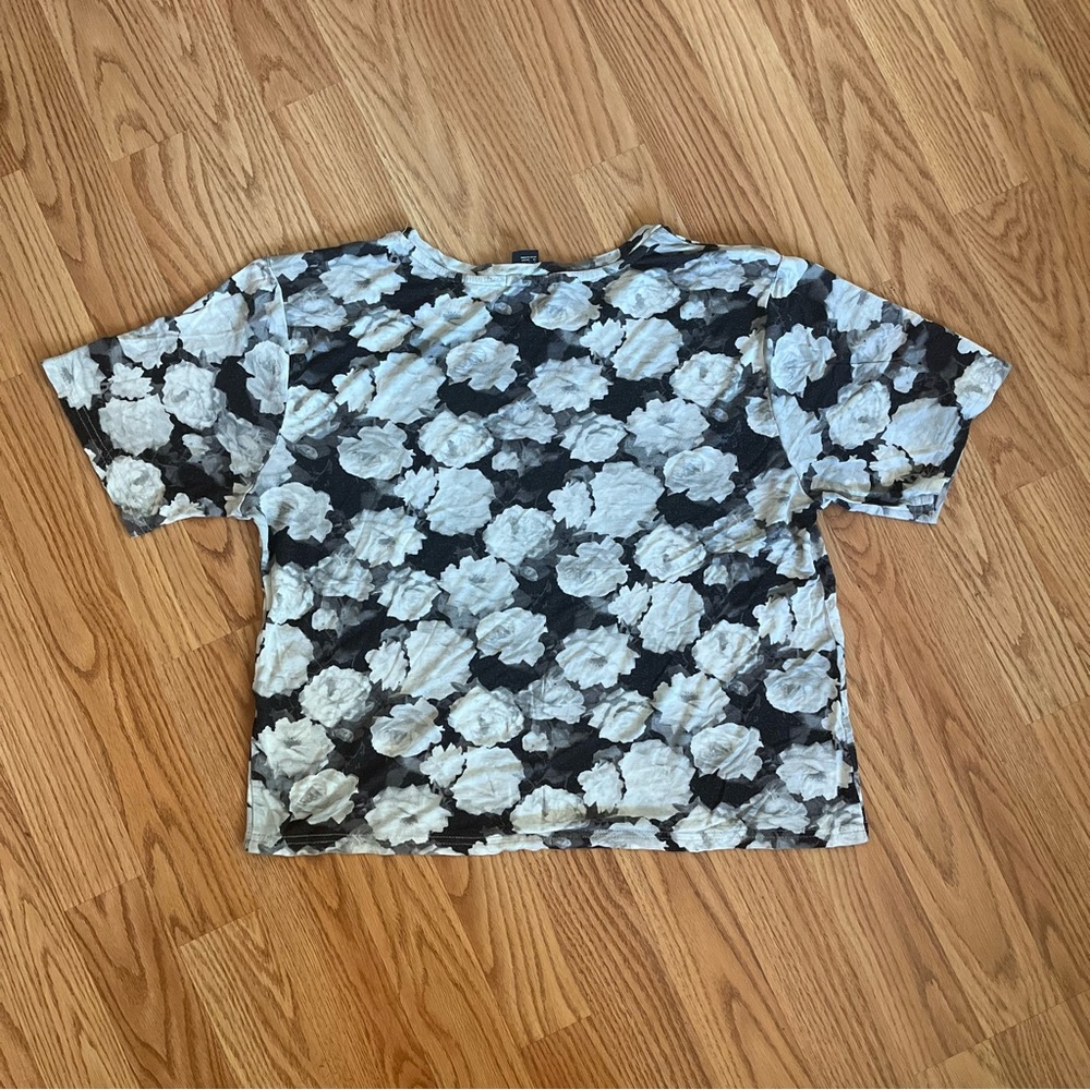 Rose Pattern Soft Cropped Tee, Black White & Grey - Picture 2 of 4